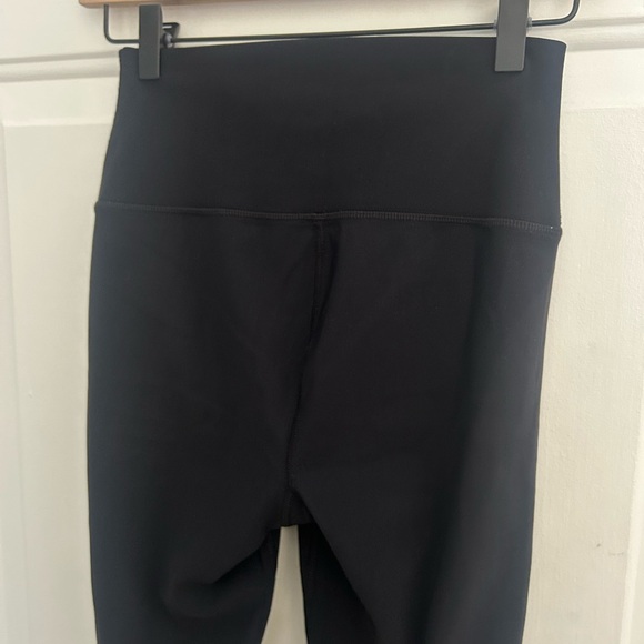 Alo Yoga • Black Ripped Warrior High Waisted Legging Sz Sm Activewear Gym Wear - Picture 13 of 14